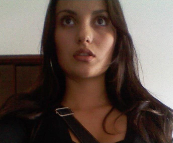 Date this young Colombia girl Estefania from Lisboa CO7367