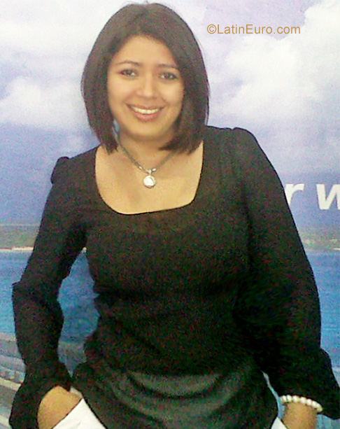 Date this foxy Honduras girl Aracely from San Pedro Sula HN345