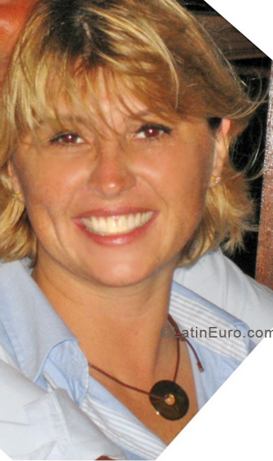 Date this sensual Brazil girl Gesilaine from Curitiba BR5785