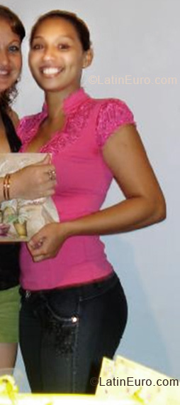 Date this hot Ecuador girl Geovana from Quito EC137