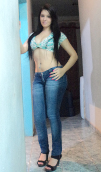 Date this cute Colombia girl Estrella from Bogota CO7401