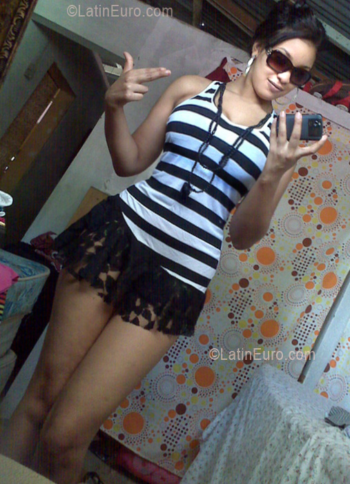 Date this charming Dominican Republic girl Keila from Santiago De Los Caballeros DO8251