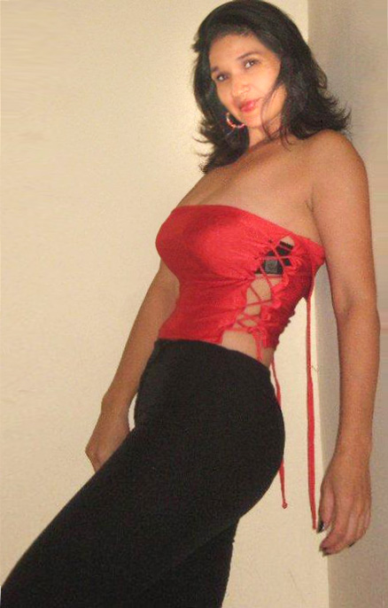 Date this passionate Colombia girl Claudia from Cali CO7424