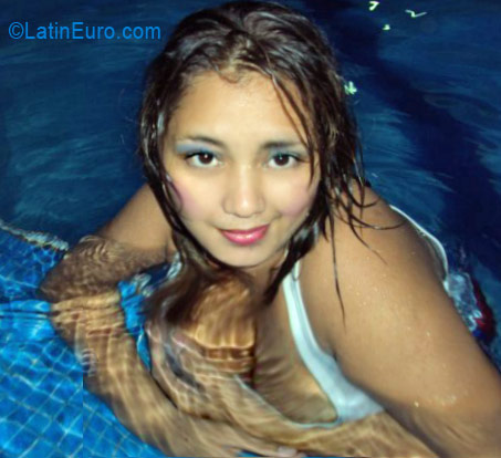 Date this nice looking Colombia girl Celina from Medellin CO11849