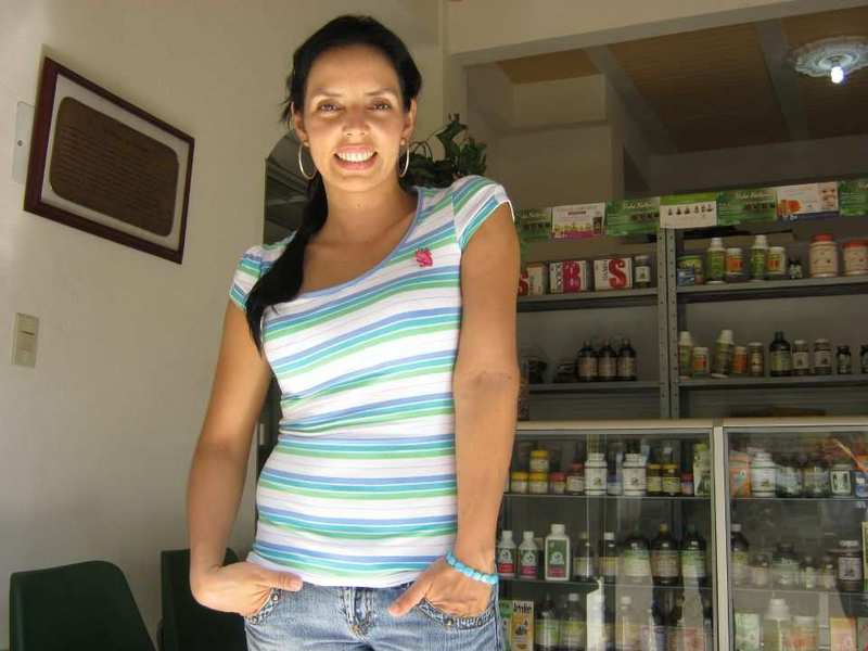 Date this happy Colombia girl Pamela from Bogota CO7480