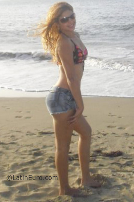Date this gorgeous Dominican Republic girl Diana from Santiago DO8359