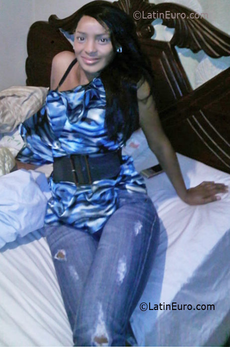 Date this fun Dominican Republic girl Jeimy from La Vega DO8371