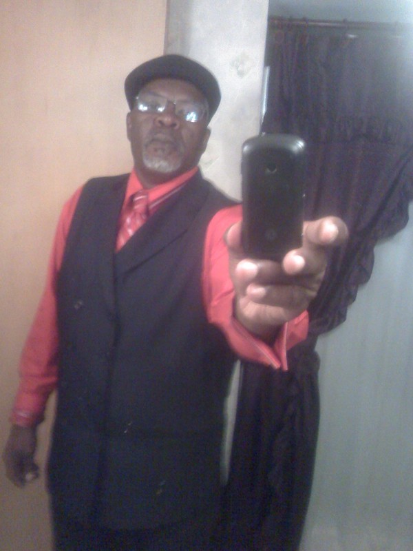 Date this happy United States man Donnie1950 from Chicago US10804