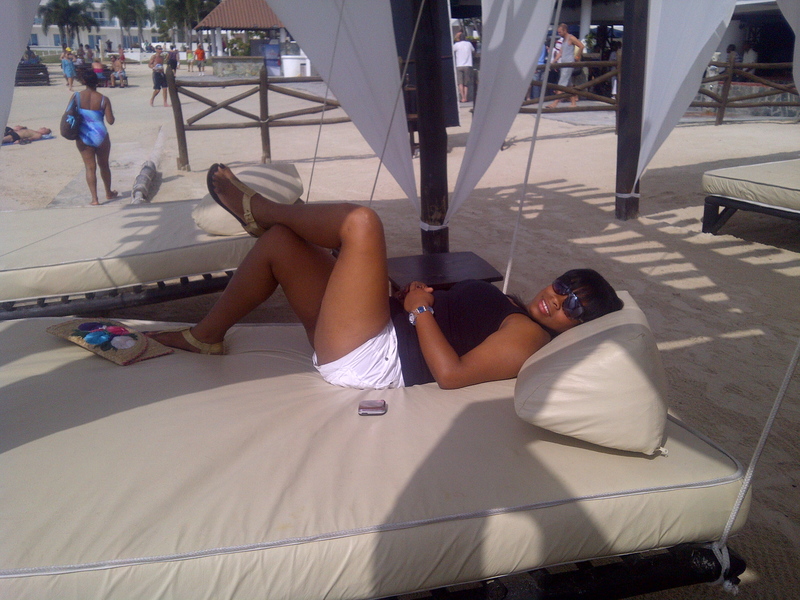 Date this happy Dominican Republic girl Maudamys de los from Santo Domingo DO8423