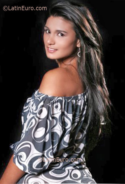 Date this georgeous Colombia girl Katherine from Bogota CO7514
