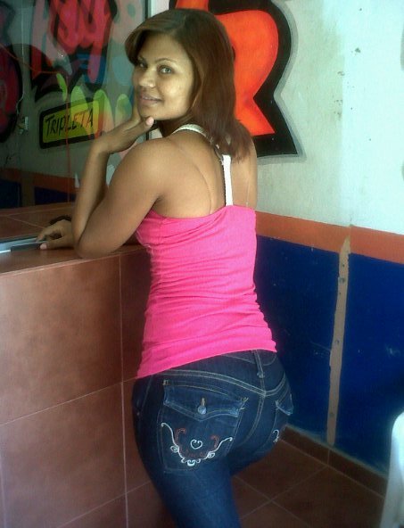 Date this funny Dominican Republic girl Annerys from Santo Domingo DO8465
