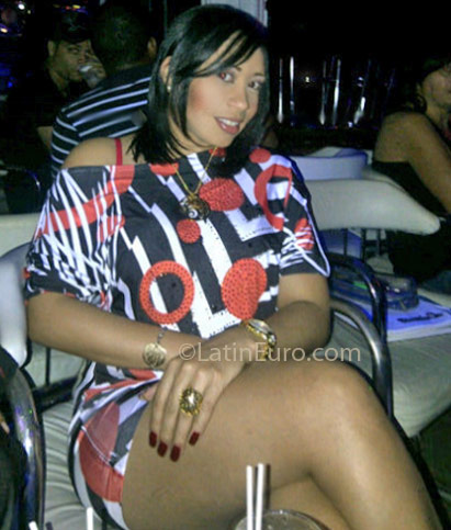 Date this athletic Dominican Republic girl Amelia from Sto Dgo DO8508