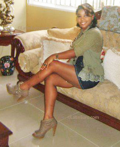 Date this young Dominican Republic girl Elisabeth from Santo Domingo DO8525