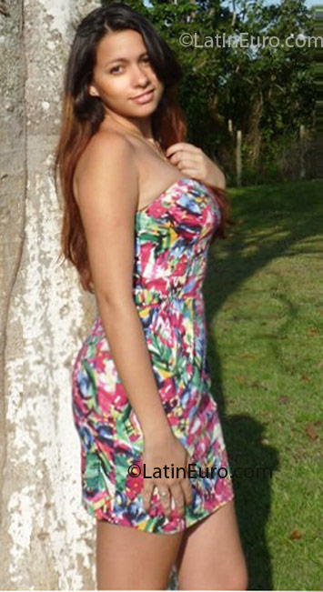 Date this hard body Brazil girl Tabata from Recife BR5888