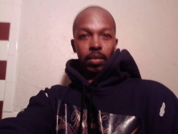 Date this pretty United States man Tay1 from St.pete US10898