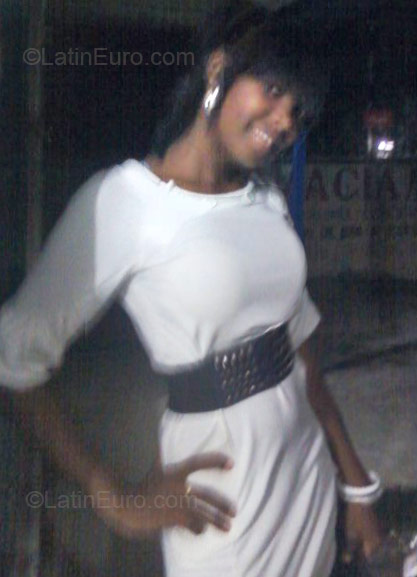 Date this beautiful Dominican Republic girl Pamela from Santo Domingo DO8581