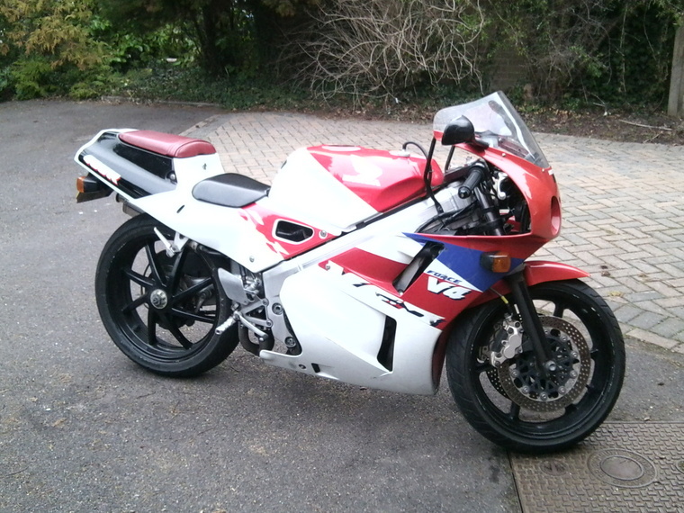 Date this passionate United Kingdom man Paul from Bournemouth GB559