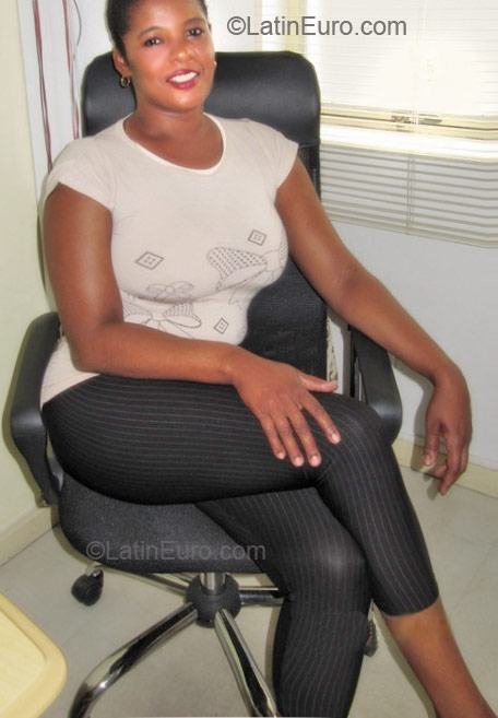 Date this gorgeous Brazil girl Graziella from Ponte Nova BR5901