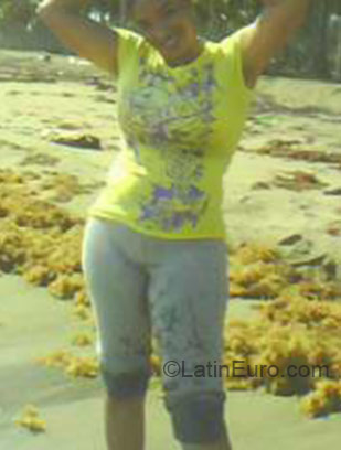 Date this funny Dominican Republic girl Yodanny from Nagua DO8700