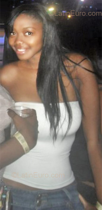 Date this beautiful Colombia girl Yanin from Medellin CO7598