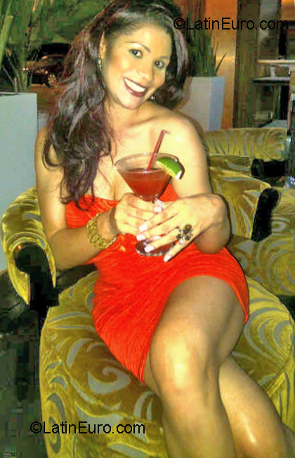 Date this hard body Dominican Republic girl Luisa Ortiz from Santiago DO8726