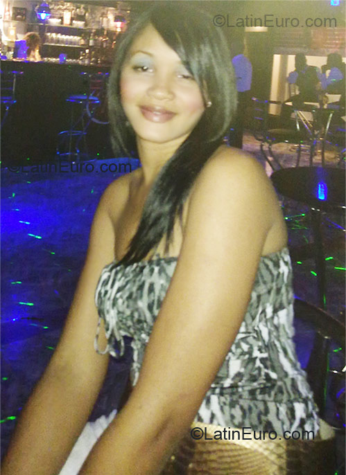 Date this delightful Dominican Republic girl Yasmery from Santo Domingo DO8747