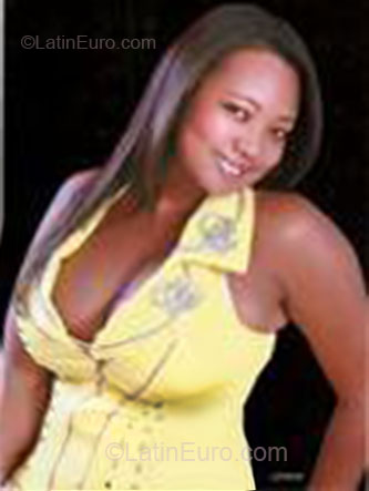 Date this cute Dominican Republic girl Valeriana from Santiago DO8957