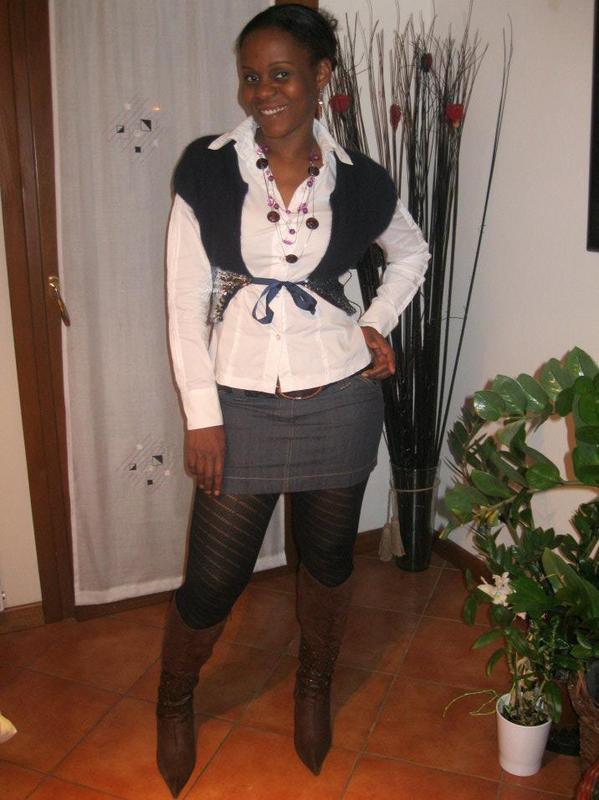 Date this sensual Italy girl Laurita from Pordenone CO7645