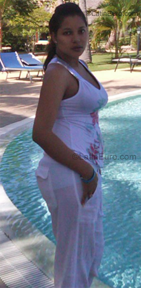 Date this beautiful Dominican Republic girl Eliizabeth from Santo Domingo DO8855