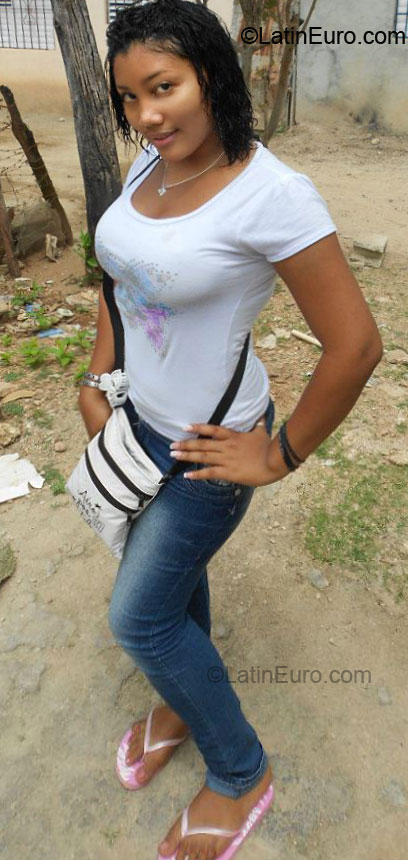 Date this beautiful Dominican Republic girl Aralis from Puerto Plata DO8919