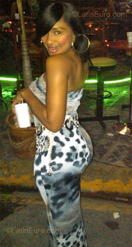 Date this charming Dominican Republic girl Lagizz from Republica Dominicana DO8930