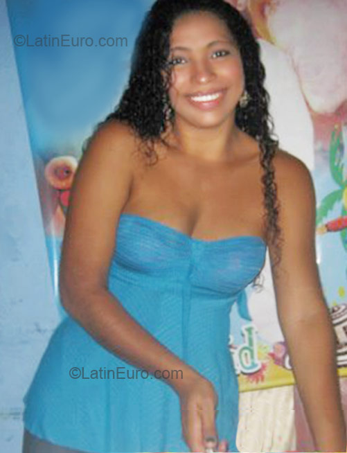 Date this attractive Colombia girl Shirly from Barranquilla CO7719