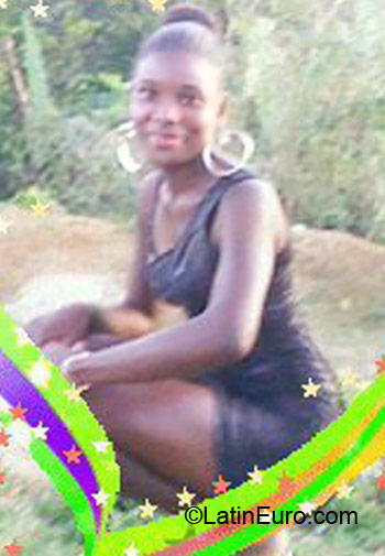 Date this lovely Jamaica girl Aneik from Kingston JM338