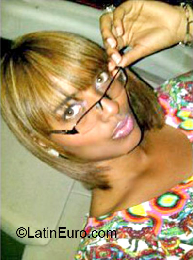Date this good-looking Dominican Republic girl Osdiprincess from Santo Domingo DO11835
