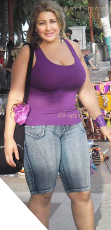 Date this passionate Colombia girl Yaneth from Cartagena CO7856