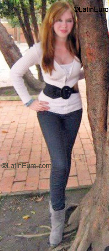 Date this hot Colombia girl Yurany from Medellin CO7876