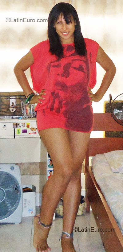 Date this gorgeous Colombia girl Ligya from Cali CO7888