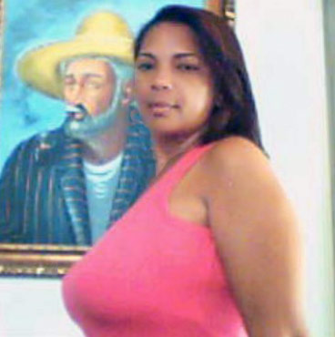 Date this foxy Dominican Republic girl Cris from Santiago DO9250