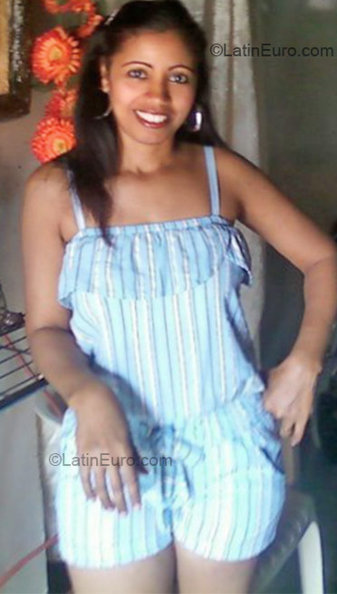 Date this gorgeous Dominican Republic girl Raquel from Mao Valverde DO9263