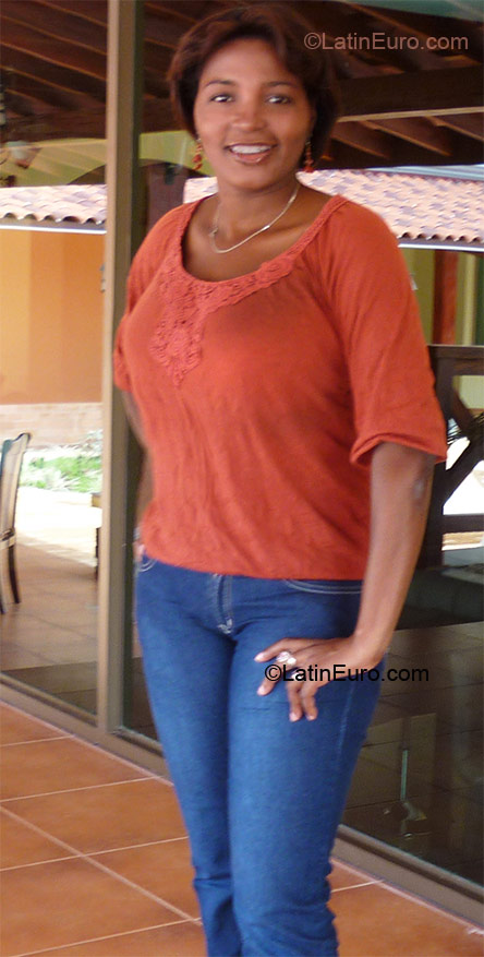 Date this funny Panama girl Luz from Panama City PA145