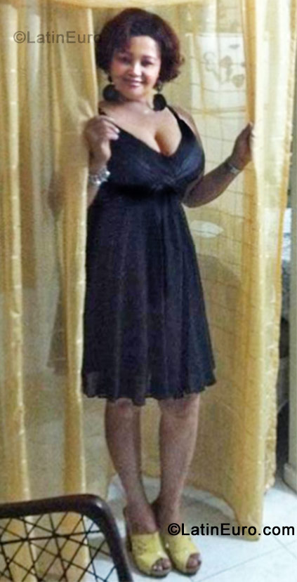 Date this passionate Dominican Republic girl Carmen from Santiago DO9274