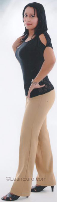 Date this georgeous Colombia girl Maria Fernanda from Cali CO7983