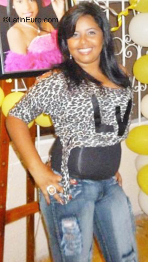 Date this young Colombia girl Cindy from Barranquilla CO8043