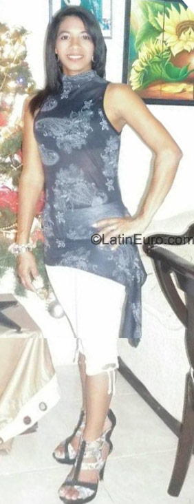 Date this georgeous Colombia girl Omairi from Barranquilla CO8058
