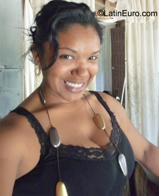 Date this funny Dominican Republic girl Ibonet from Bonao DM29