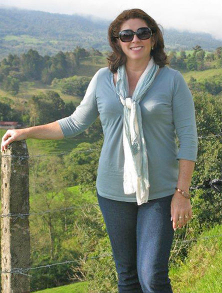 Date this nice looking Costa Rica girl Ana from Mercedes CR96