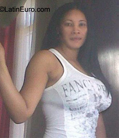 Date this attractive Dominican Republic girl Belkis from Santo Domingo DO9436