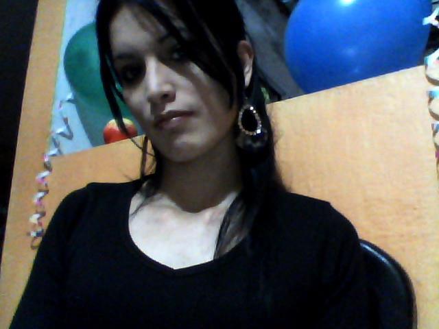 Date this nice looking Colombia girl Leidy from Cali CO8128