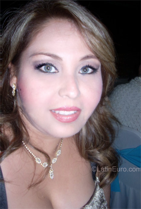 Date this beautiful Mexico girl Aracely from Los Mochis MX436
