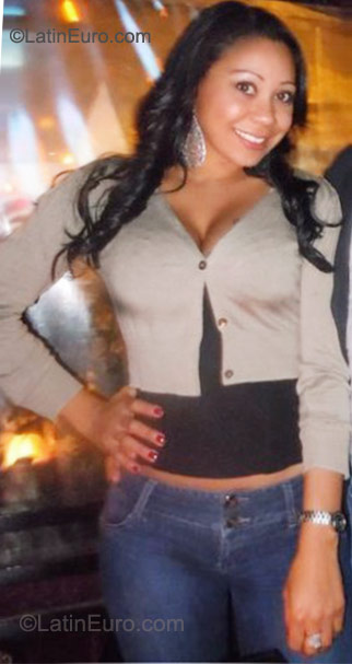 Date this georgeous Colombia girl Eliana from Bogota CO8152